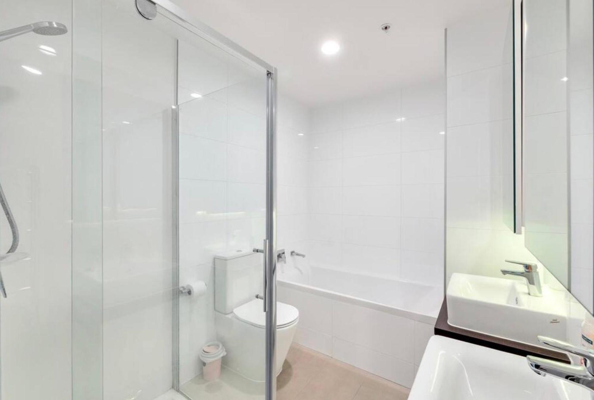 Top Floor Harbour View And Skytower View Apartment In Cbd Auckland Eksteriør billede